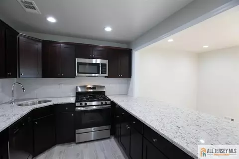 3406 Hana Rd, Edison, NJ 08817