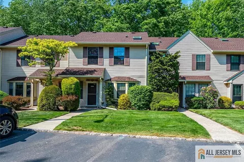2704 Cricket Cir #2704, Edison, NJ 08820