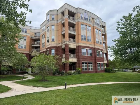 2000 Windrows Dr #2019, Princeton, NJ 08540