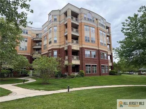 2000 Windrows Dr #2019, Princeton, NJ 08540