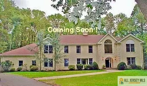 60 Evergreen Ln, Watchung, NJ 07069