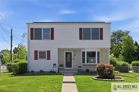 8 Lauretta Dr, East Brunswick, NJ 08816