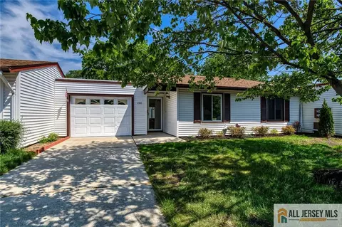 131 Balsam Apt C Plz #131C, Monroe, NJ 08831