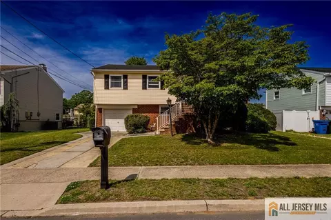 43 Shirley Blvd, Old Bridge, NJ 08857