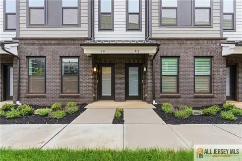 311 Sadie Cir, New Brunswick, NJ 08901