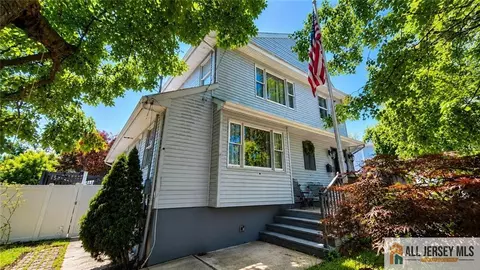 102 Gracey St, Edison, NJ 08817