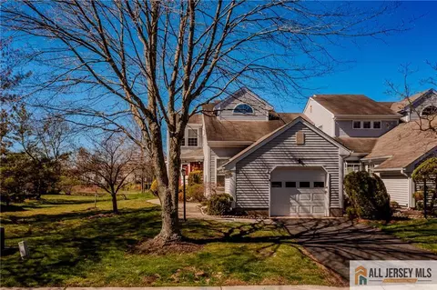 12 Rothwell Dr #C, Monroe, NJ 08831