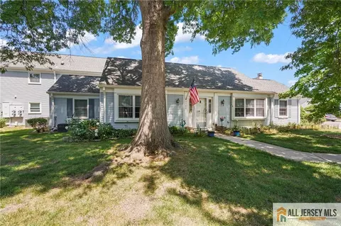 394 Newport Way #394A, Monroe, NJ 08831