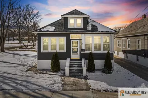 8 Center St, South River, NJ 08882