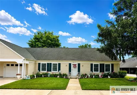 496 Revere Way #496A, Monroe, NJ 08831