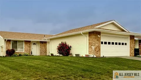 227 Convent Rd #227A, Monroe, NJ 08831