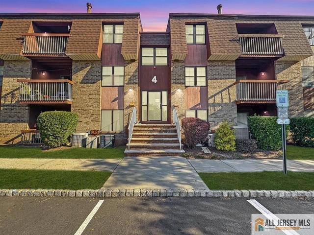 39 Powderhorn Ct #391, Woodbridge, NJ 07095