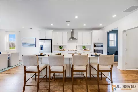2 Galerie Ct, Monroe, NJ 08831