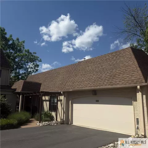 2 Park Gate Dr #1002, Edison, NJ 08820