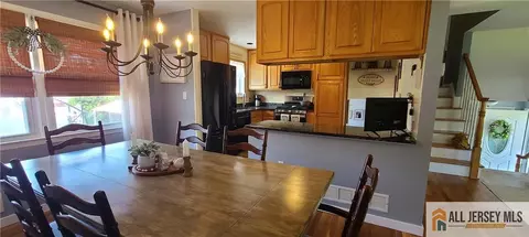 Entry Way - 2 Monaghan Rd, Edison, NJ 08817 photo 5 of 7