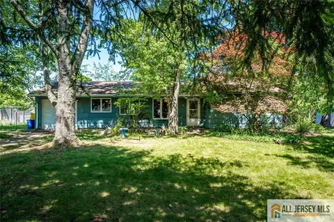 3 Forrestal Rd, South Brunswick, NJ 08824