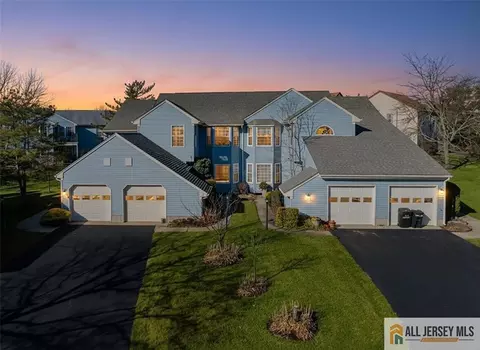 5 Wingate Ct #5D, Monroe, NJ 08831