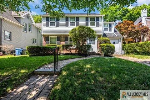 25 Home St, Metuchen, NJ 08840