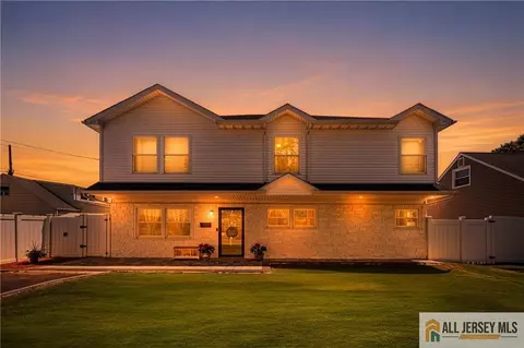 88 Leber Ave, Carteret, NJ 07008