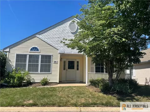 281 Mockingbird Dr, Monroe, NJ 08831
