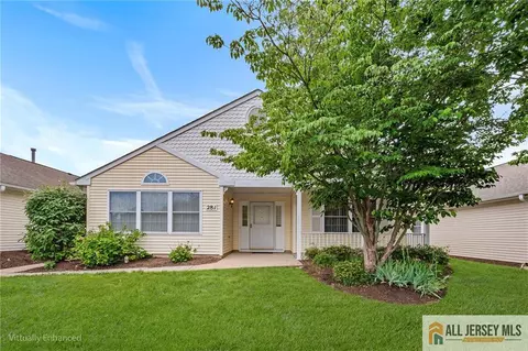 281 Mockingbird Dr, Monroe, NJ 08831