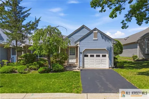 9 Patrick Henry A Ct, Monroe, NJ 08831