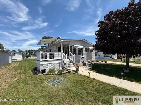 706 Evergreen Ct, Manchester Township, NJ 08759