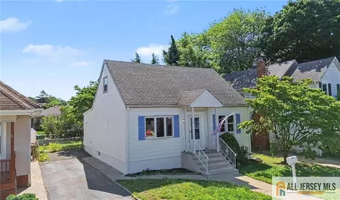 10 Harrison St, Sayreville, NJ 08872