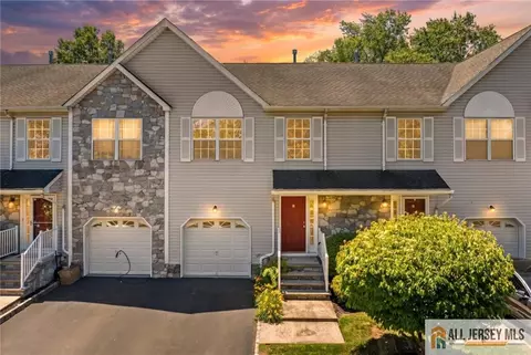 5 Edith Pl, Somerset, NJ 08873