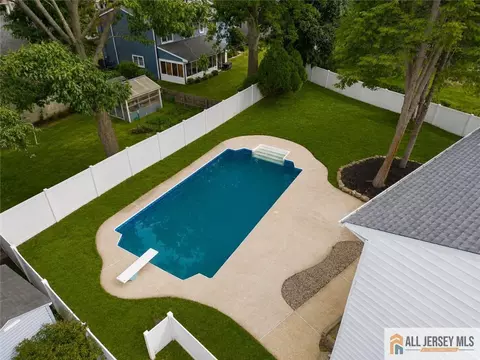 Exterior - 31 Shearn Dr, Middlesex, NJ 08846 photo 3 of 4