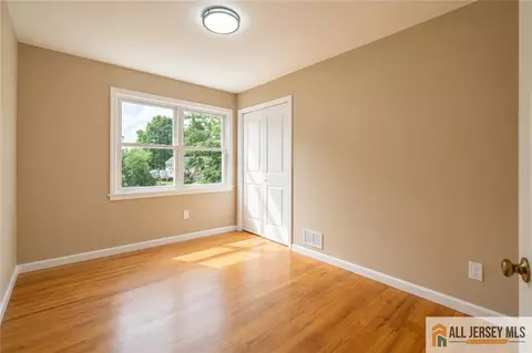 Bedroom - 31 Shearn Dr, Middlesex, NJ 08846 photo 2 of 2