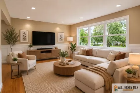 Living - 31 Shearn Dr, Middlesex, NJ 08846 photo 2 of 7