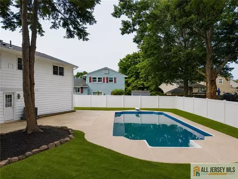 Exterior - 31 Shearn Dr, Middlesex, NJ 08846 photo 4 of 4
