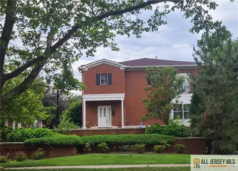 199 Amboy Ave #D, Metuchen, NJ 08840