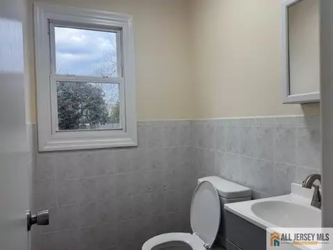 Bath - 1868 Oak Tree Rd, Edison, NJ 08820 photo 1 of 2