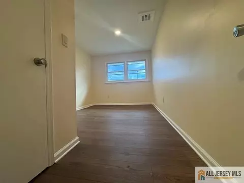 Bedroom - 1868 Oak Tree Rd, Edison, NJ 08820 photo 1 of 1