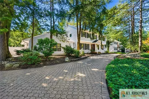 16 Phyllis Pl, Milltown, NJ 08850