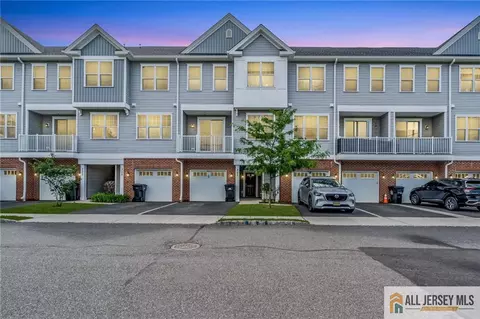 707 Greenland Sq #707, Highland Park, NJ 08904