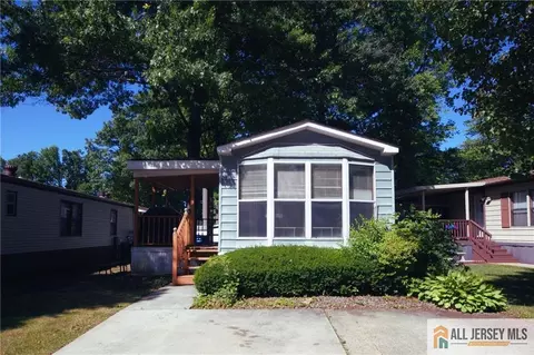 30 Dickens Rd, North Brunswick, NJ 08902