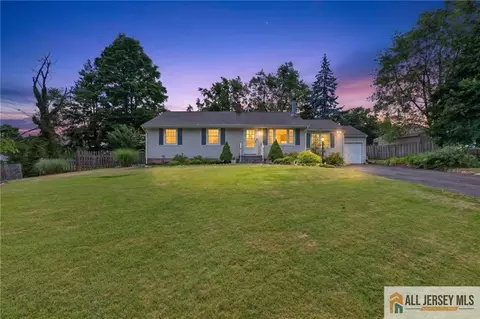 122 Runyon Ave, Piscataway, NJ 08854