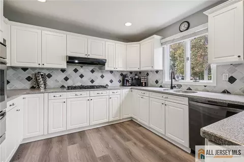 98 King St, Edison, NJ 08820 photo 15