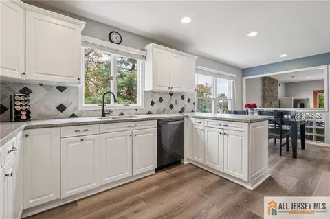 98 King St, Edison, NJ 08820 photo 16