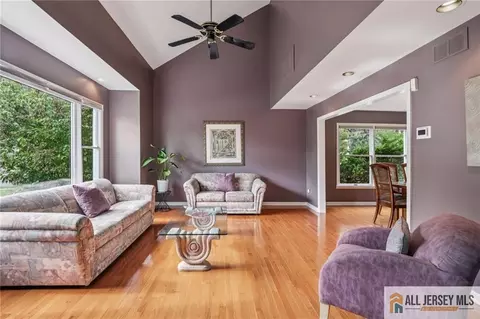 98 King St, Edison, NJ 08820 photo 5