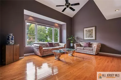 98 King St, Edison, NJ 08820 photo 6