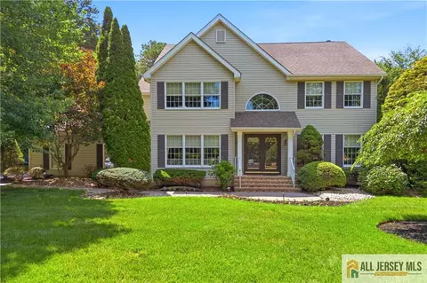 18 Dante Rd, Monroe, NJ 08831