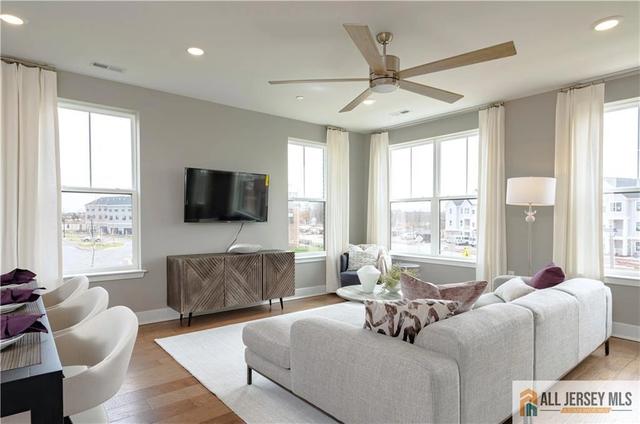 160 Leona Stewart Ln, Pennington, NJ 08534