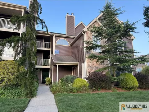 226 Blew Ct, East Brunswick, NJ 08816