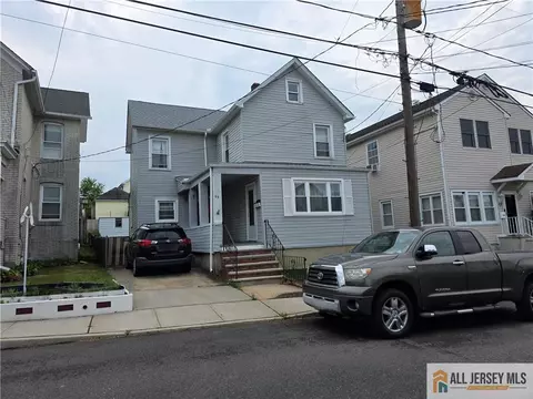 55 Smullen St, Sayreville, NJ 08872