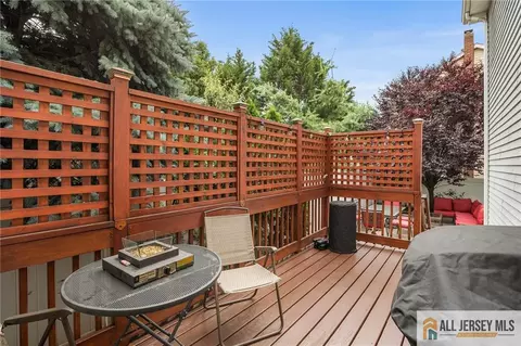 Exterior - 32 E Summit Ave, Sewaren, NJ 07077 photo 4 of 10
