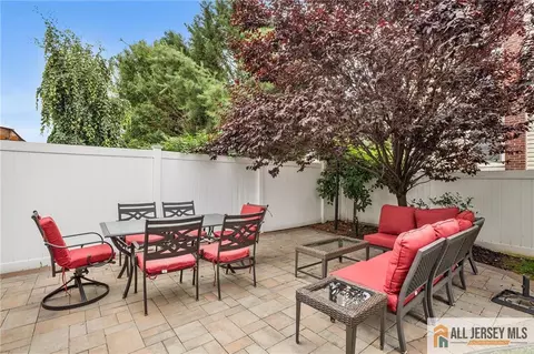 Exterior - 32 E Summit Ave, Sewaren, NJ 07077 photo 5 of 10